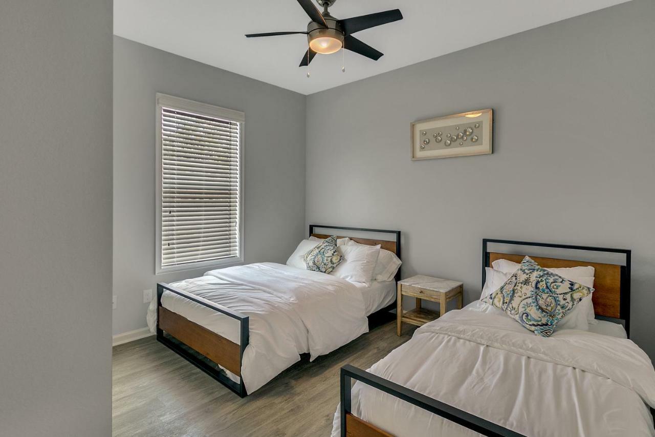 New 3/2 Duplex Minutes From Heart Of Tampa -Unit B Lejlighed Eksteriør billede