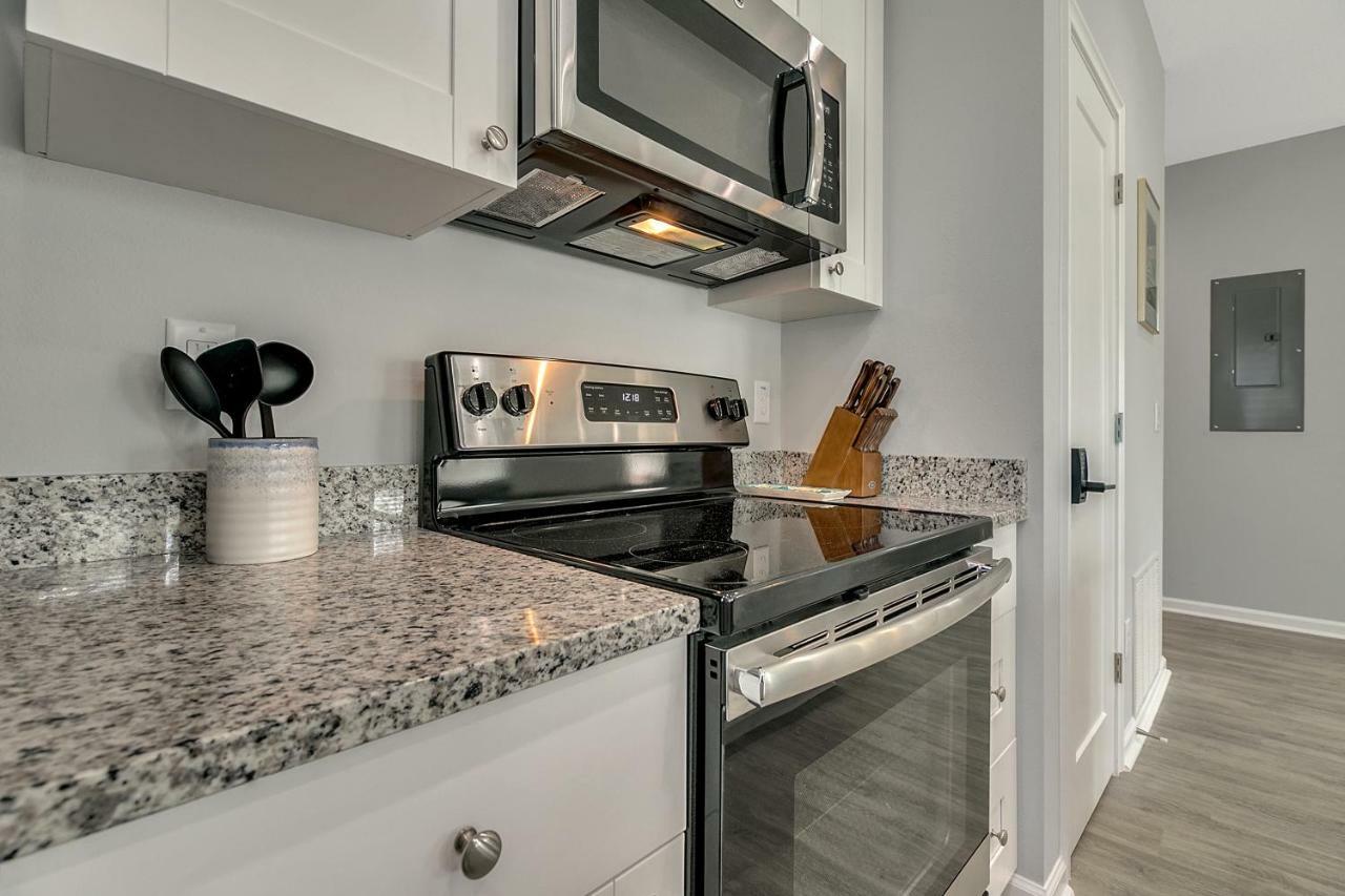 New 3/2 Duplex Minutes From Heart Of Tampa -Unit B Lejlighed Eksteriør billede